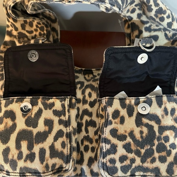 VIRAL No Boundaries Leopard Print Hobo Bag and Pouch with Keychain - Picture 4 of 8